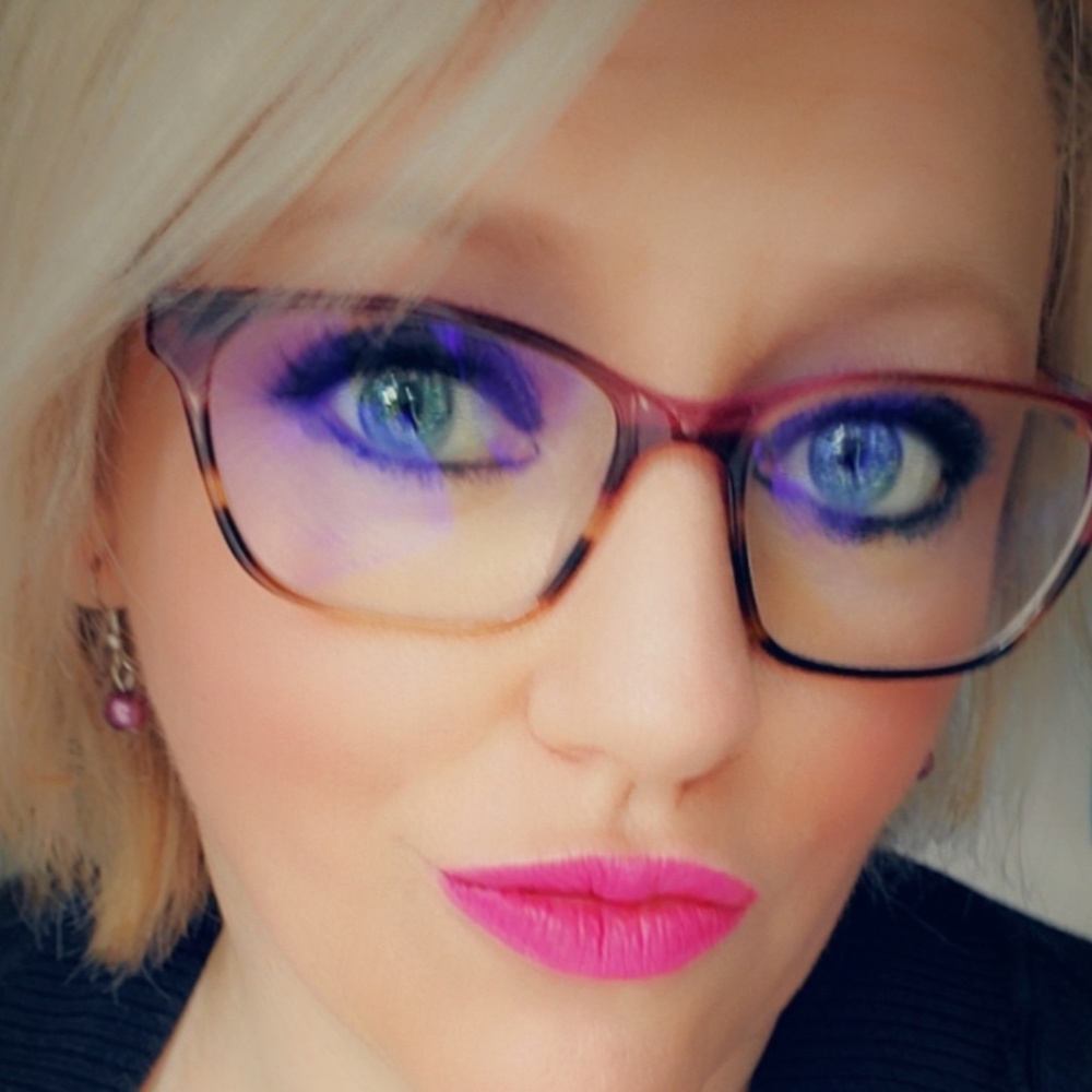 Meet your posher!